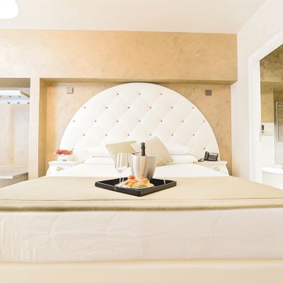 Junior Triple Room Hotel Vespasiano Promo Code