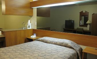 Microtel Inn & Suites by Wyndham Eagle River/Anchorage Are