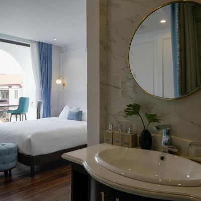 Deluxe Double Room With Balcony Lion King Hotel Promo Code