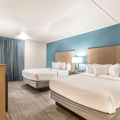 2 Queen Beds Room, Non-Smoking EverSpring Inn & Suites Marshall Promo Code