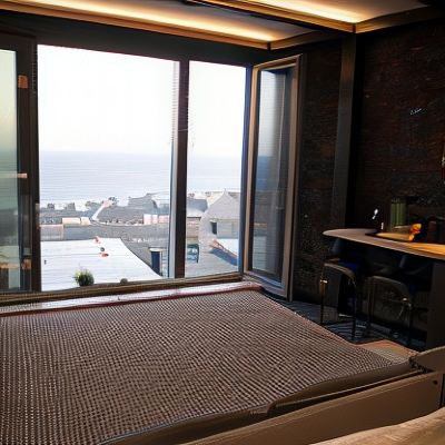 One Bedroom Suite with Sea View and Hot Tub