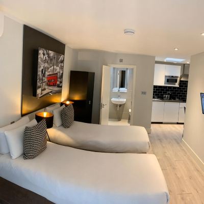 Deluxe Twin Studio Axiom W6 Hotel Promo Code