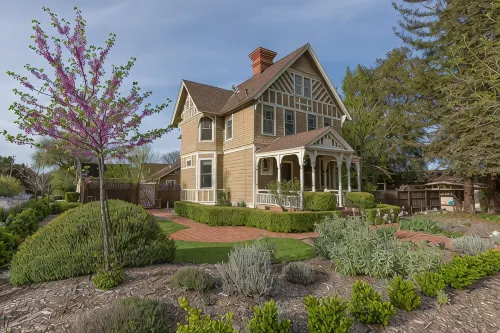Historic Downtown House and Pool in Paso Robles Wine Country