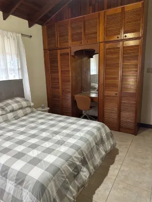 Free Loaner car….Barbados Charming 3-Bedroom with AC, WiFi in ST James. Hotels in 