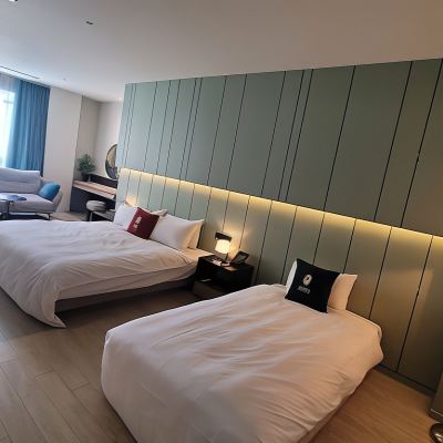 Suite Twin (1king bed+1 super Single Bed)