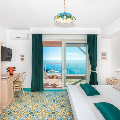 Deluxe Double Room With Balcony And Sea View