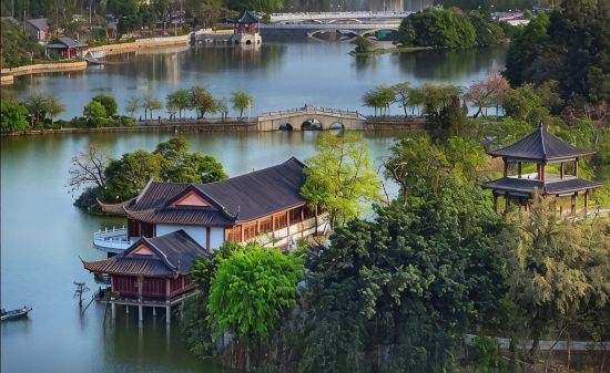 South East Bay Hotel (Huizhou West Lake Pedestrian Street)