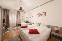 Boutique Hotel Goldenes Lamm Отели в г. 