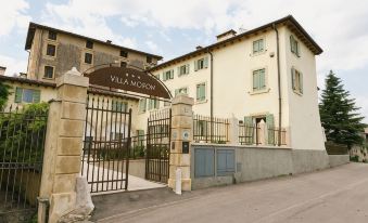 Hotel Villa Moron - Housity