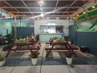 RedDoorz Syariah at Naffa Homestay Sarolangun Regency 호텔