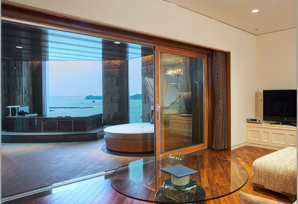 总统水疗套房~潮汐~ 四人房，套房，海景，禁烟