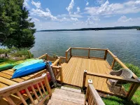 Lakeshore Cottage in Cadiz, Ky has waterfront panoramic views of Lake Barkley!