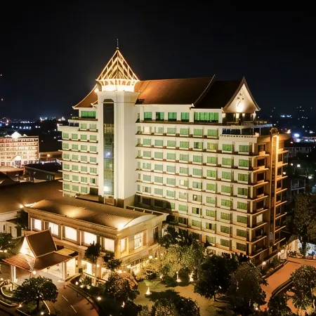 Champasak Grand Hotel Отели в г. Паксе