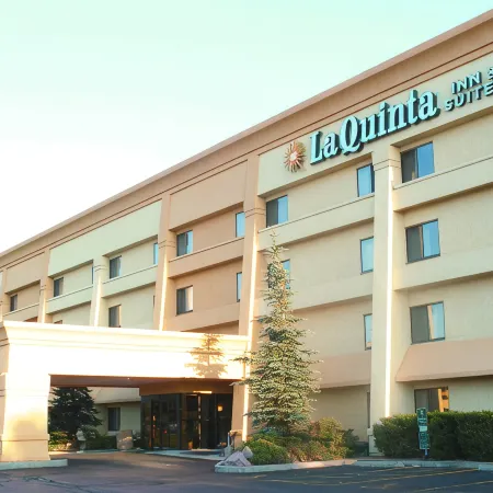 La Quinta Inn & Suites by Wyndham Chicago Gurnee