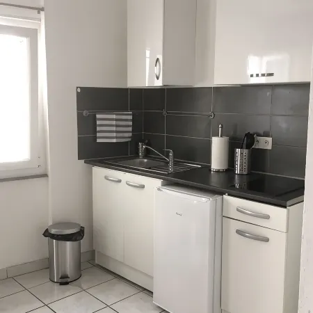 Superb modern studio in typical neighborhood Отели в г. Сет