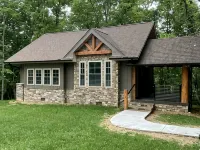 Viognier-Cottage Near Jones Von Drehle with Master Suite Ξενοδοχεία στην πόλη Traphill