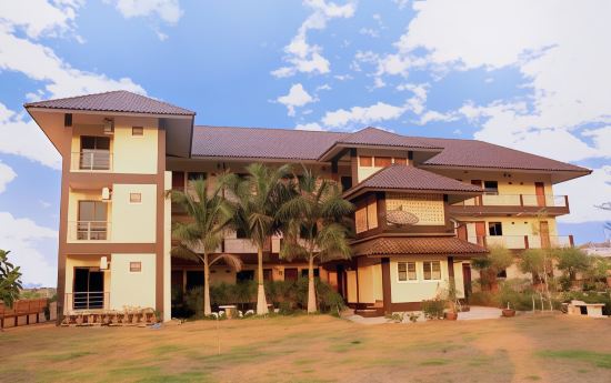 บ้านชมภูรีสอร์ท
