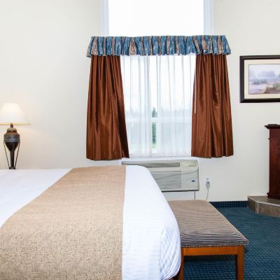 Superior Room, 1 King Bed, Jetted Tub Hinton Lodge Promo Code