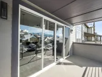 Modern Lake-View Escape in Hideout Near Park City Utah Hotels in Hideout