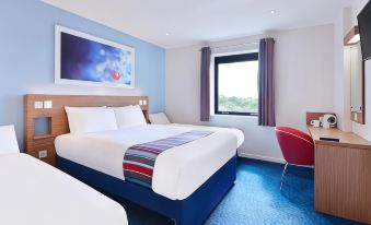 Travelodge Kinross M90 - Housity