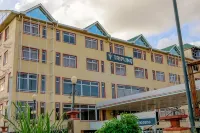 Triplinq Hotel & Resort Hotels in 