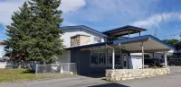 Howard Johnson by Wyndham Hinton Hotel a 