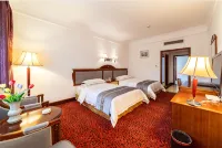 Emeishan Grand Hotel (Emeishan Scenic Area Baoguo Temple)