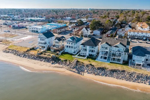 Charming Beachside Duplex: 2 Units  -3 Bedrooms-each. Ideal for large families