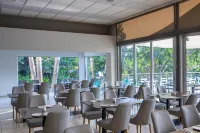 Mayfair Gardens Hotels in 