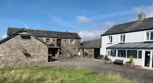 Stylish Rural Retreat with King-Size Comfort, Close to Bude's Stunning Coastline