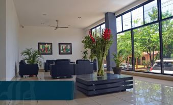 Hotel Brandts Ejecutivo Los Robles - Housity