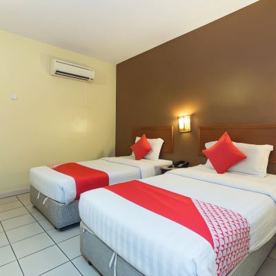 Bilik Kembar Standard Kupon OYO 447 Comfort Hotel Meru