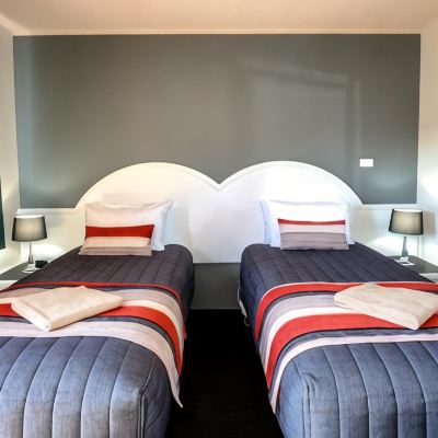 Deluxe Twin Room Mariner Motel Promo Code