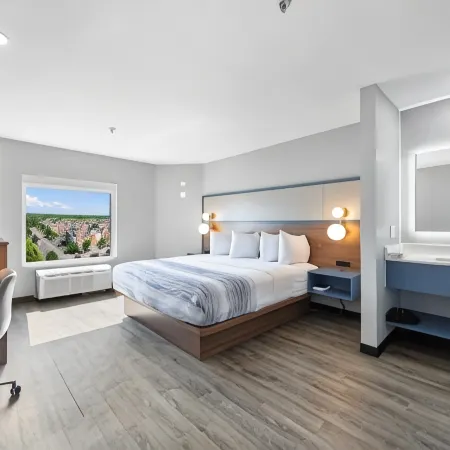 AmericInn by Wyndham Urbana