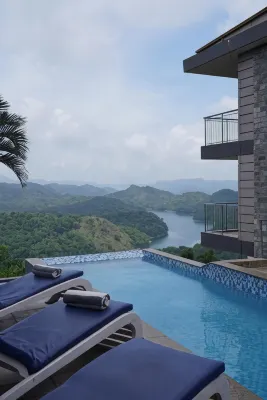 Ragamaya Resort & Spa Munnar Hotel a 
