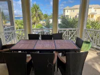 Bonita Blue - Beautiful 3 Bedroom 3 Bath Beachfront Property on Nevis Hoteles en Cliftons