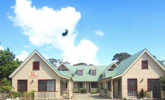 Kitty's Cottages - Managed by Big4 Strahan Holiday Retreat - Housity