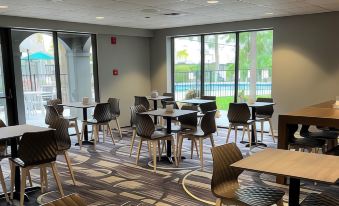 La Quinta Inn & Suites by Wyndham Ft Lauderdale Cypress Cr