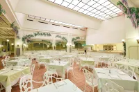 PortAventura Hotel Roulette - Unlimited access to PortAventura Park & 1 access to Ferrari Land