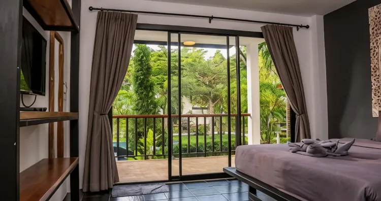 อพาร์ตเมนต์พร้อมวิวสระว่ายน้ำ