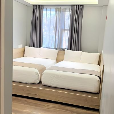 Deluxe Double Room Madison les Hotel Promo Code