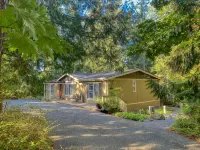 Clean & Cozy 2br/2ba, Remodeled w/ Hot Tub, Close To Beach & Town: See Reviews Hoteles en Eastsound