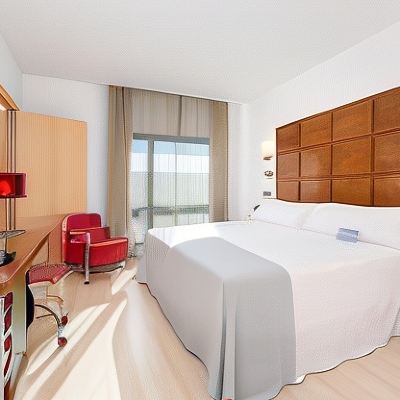 Premium Double Room Zentral Ave Hotel Promo Code