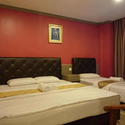 Keluarga 3 Kupon Aero Star Hotel