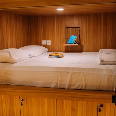 女性專用豪華大床艙 藍水膠囊旅館@香港街38號優惠