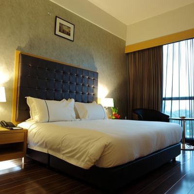 Bilik Superior King Kupon Symphony Suites