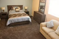 Luxurious Townhome Minutes From Beautiful Downtown, Golf Course, And Ski Area