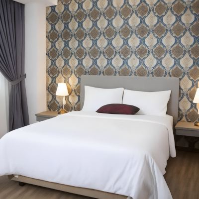 Superior Queen Bed Room With No Window Qlassic Hotel Promo Code