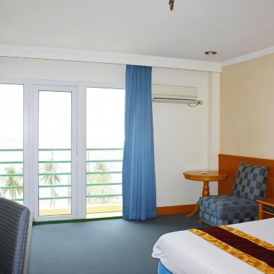 Double Room with Bay Side