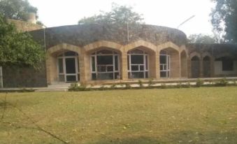 Badkhal Lake Resort - Housity